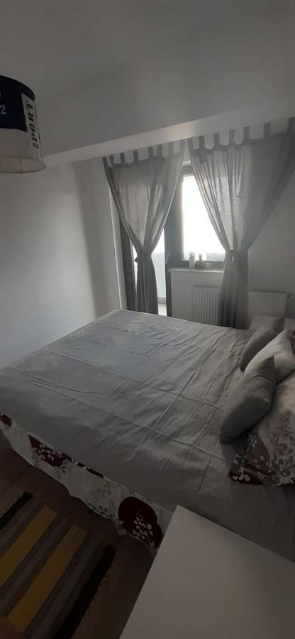 Apartament Central. Bloc Nou. Bacău Exterior foto